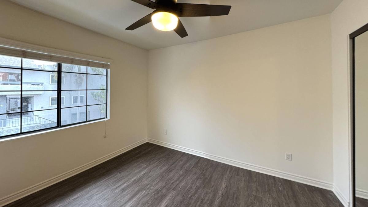 Townhouse for rent at 12506 Pacific Ave, Los Angeles, CA 90066