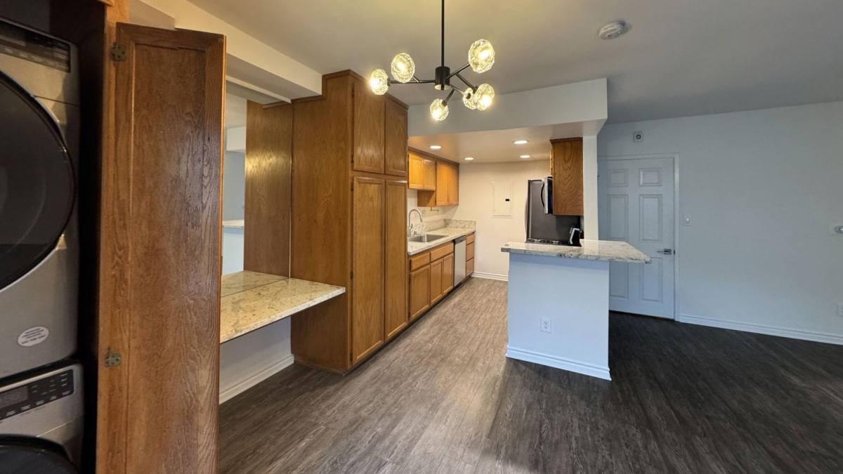 Townhouse for rent at 12506 Pacific Ave, Los Angeles, CA 90066
