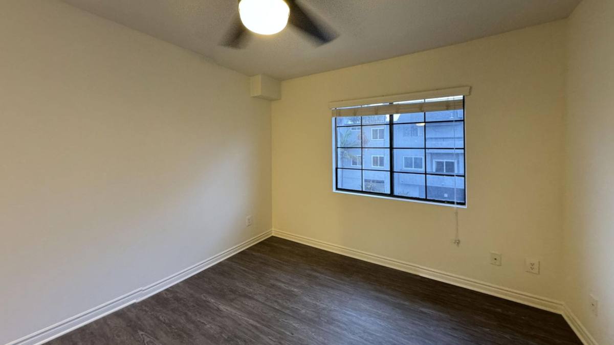 Townhouse for rent at 12506 Pacific Ave, Los Angeles, CA 90066