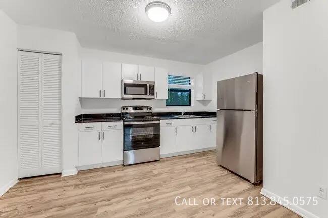 Apartment for rent at 119 Thomasson Ave, Daytona Beach, FL 32117
