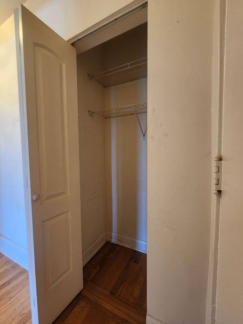 Apartment for rent at 2708 W Fitch Ave, Chicago, IL 60645