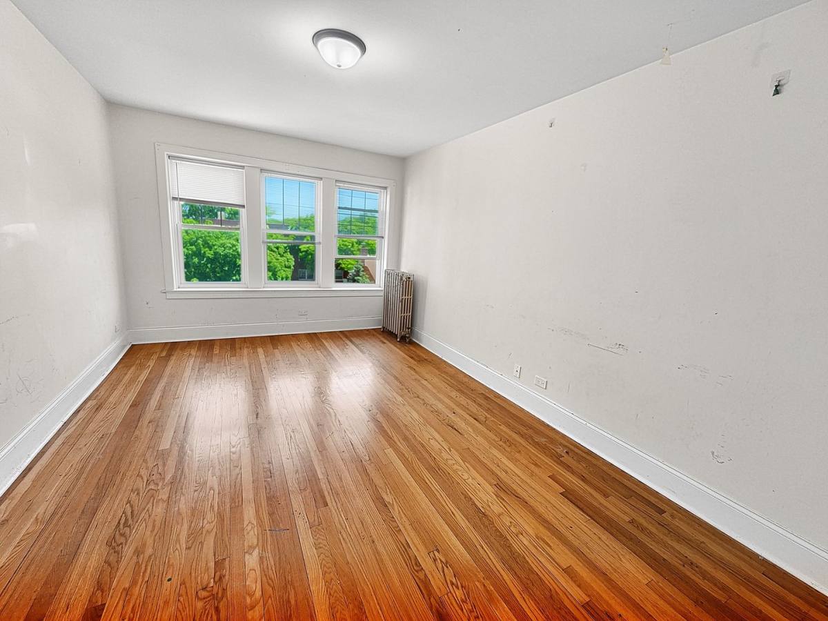 Apartment for rent at 2708 W Fitch Ave, Chicago, IL 60645