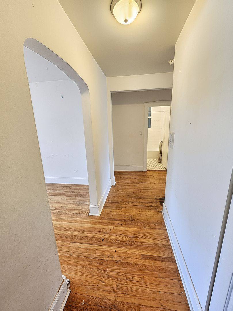 Apartment for rent at 2708 W Fitch Ave, Chicago, IL 60645