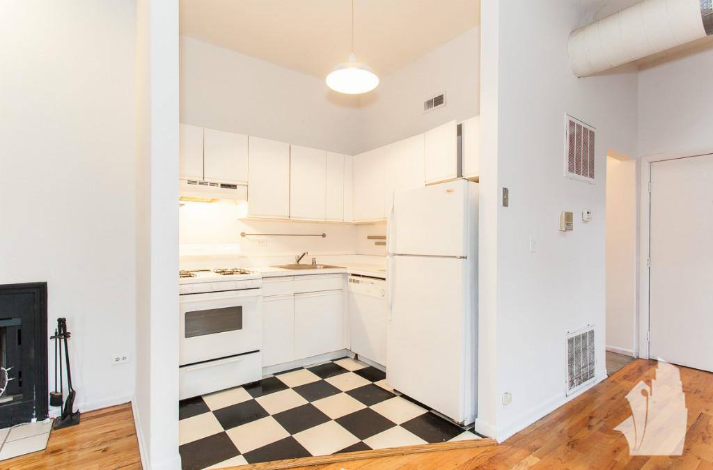 Apartment for rent at 2057 W Dickens Ave #1N, Chicago, IL 60647