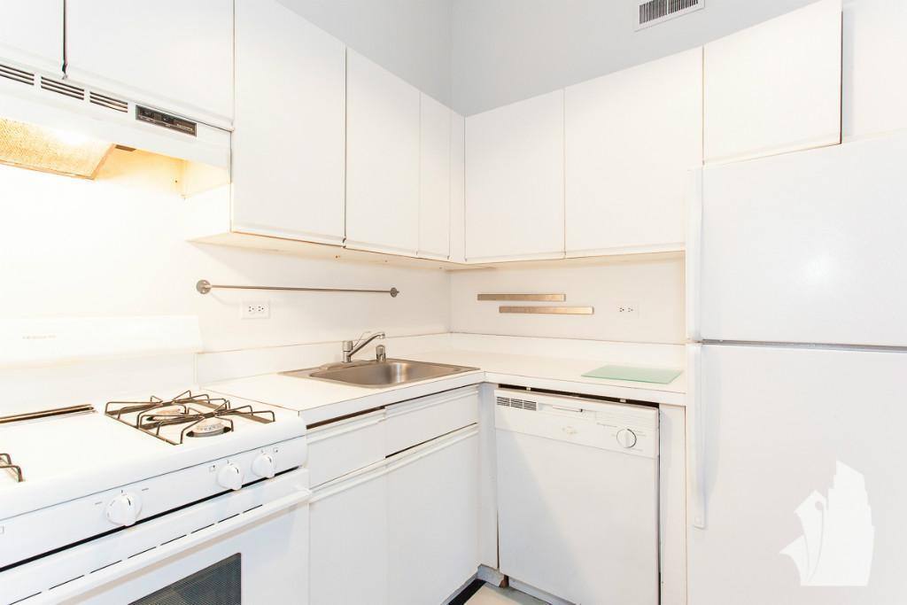 Apartment for rent at 2057 W Dickens Ave #1N, Chicago, IL 60647