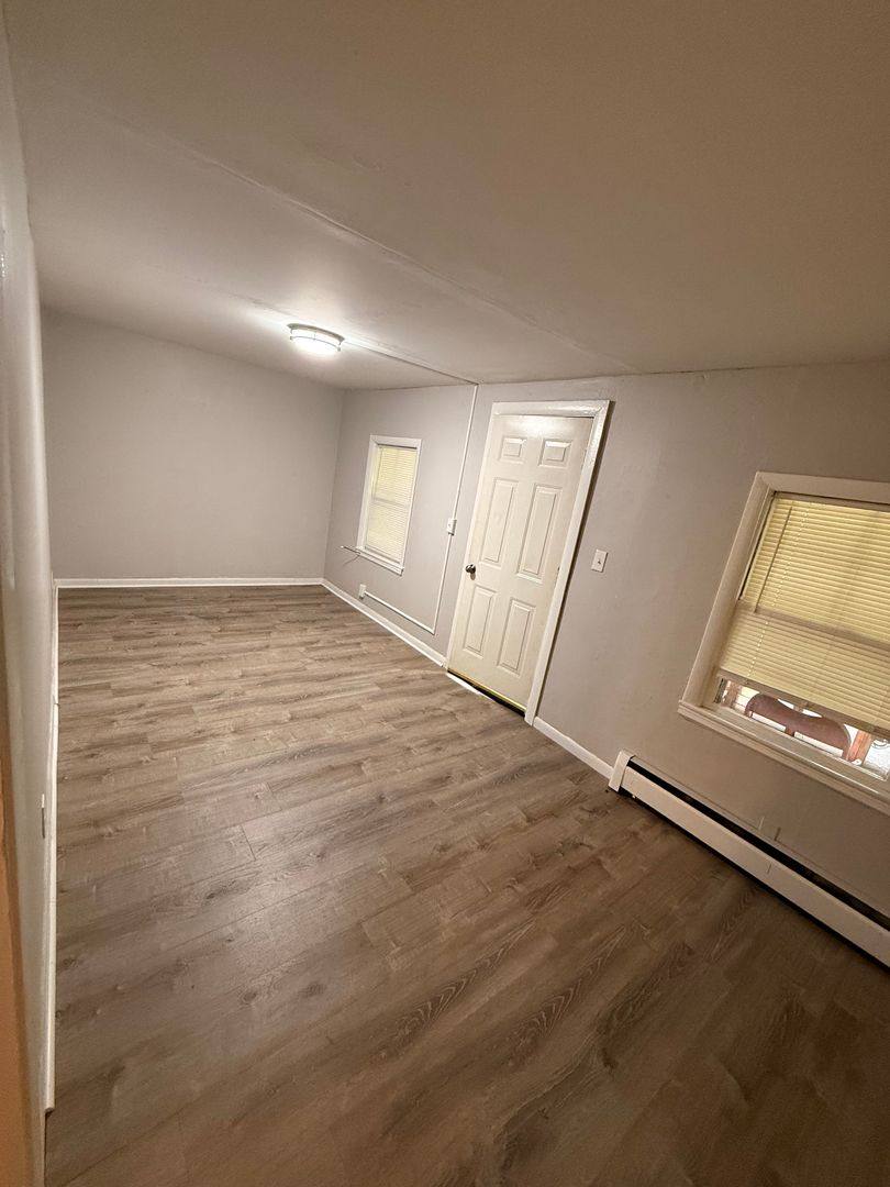 Apartment for rent at 27 E Crescent St, Augusta, ME 04330
