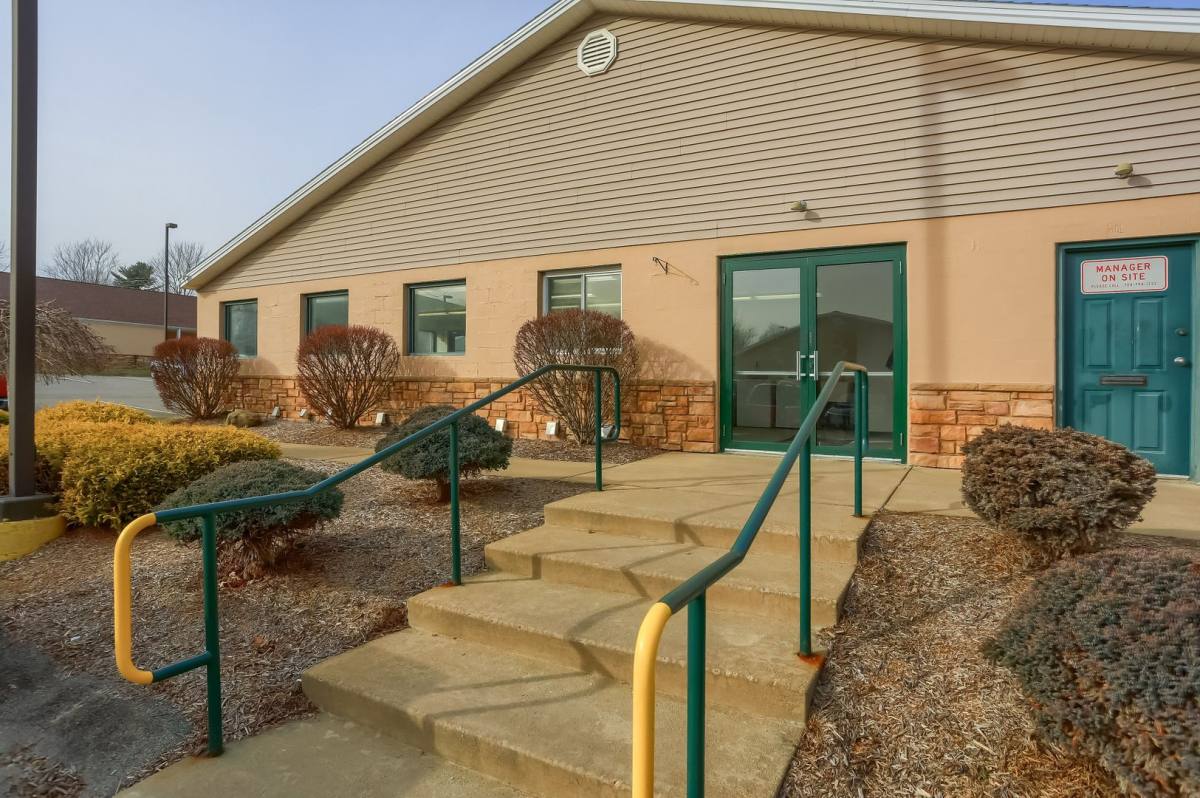 Apartment for rent at 877 New Castle Rd, Slippery Rock, PA 16057