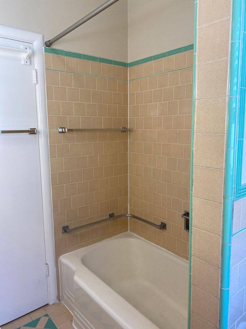 Apartment for rent at 1519 Broadway, Alameda, CA 94501