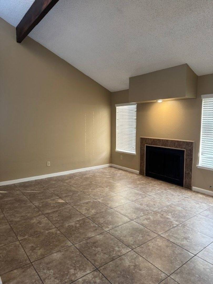Apartment for rent at 2601 Ashe Rd, Bakersfield, CA 93309