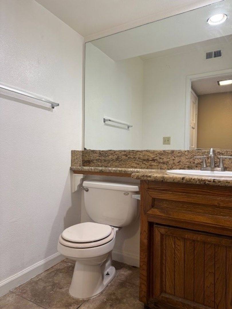Apartment for rent at 2601 Ashe Rd, Bakersfield, CA 93309