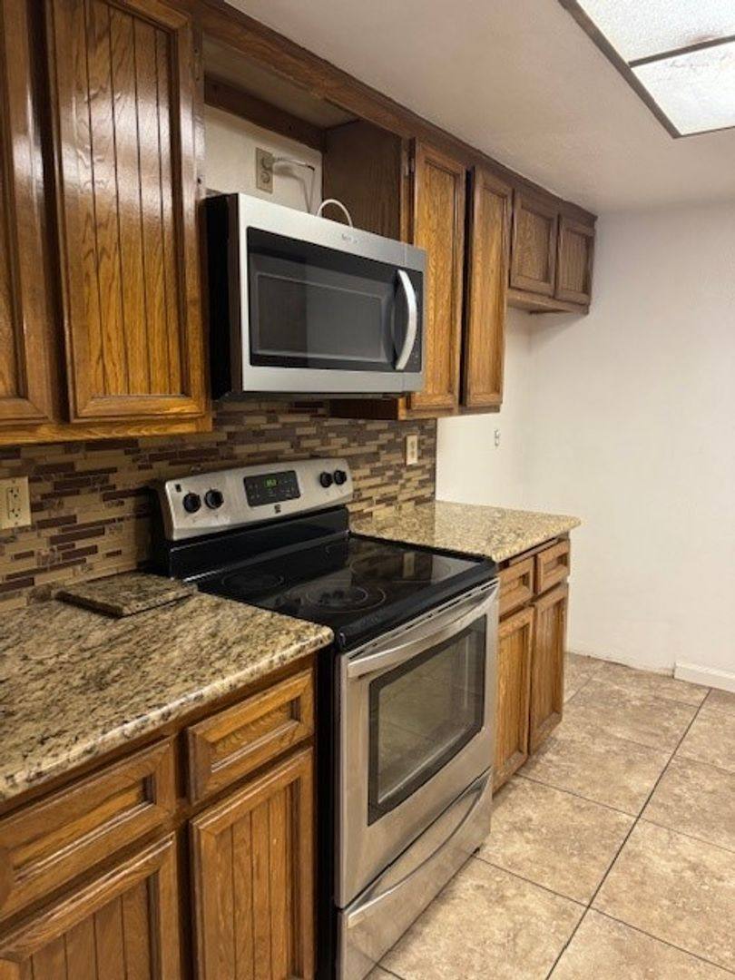 Apartment for rent at 2601 Ashe Rd, Bakersfield, CA 93309