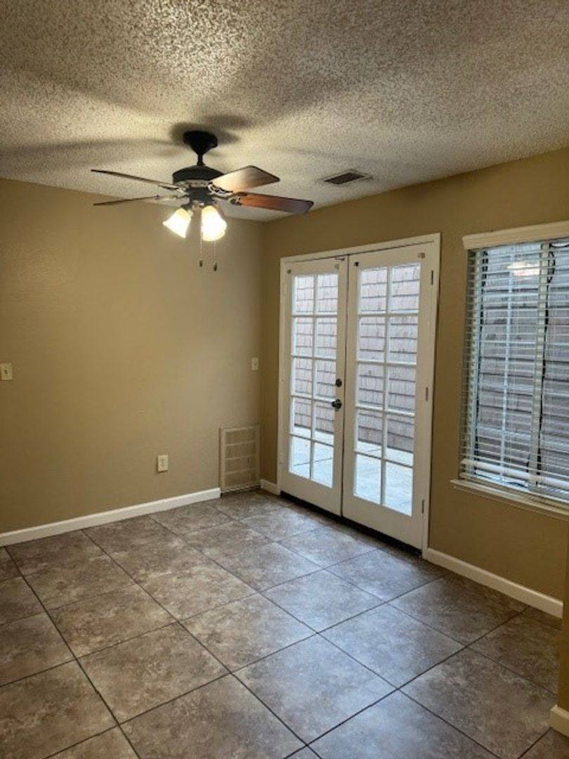 Apartment for rent at 2601 Ashe Rd, Bakersfield, CA 93309
