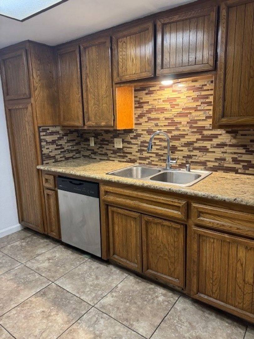 Apartment for rent at 2601 Ashe Rd, Bakersfield, CA 93309