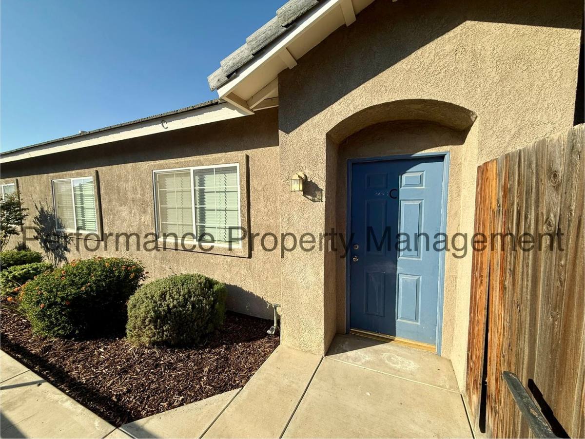 Apartment for rent at 3655 Pine Meadow Dr, Bakersfield, CA 93308