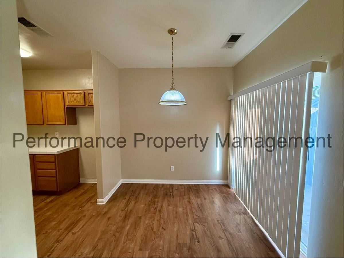 Apartment for rent at 3655 Pine Meadow Dr, Bakersfield, CA 93308