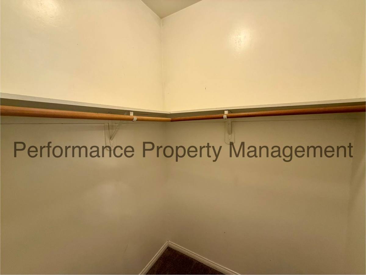 Apartment for rent at 3655 Pine Meadow Dr, Bakersfield, CA 93308