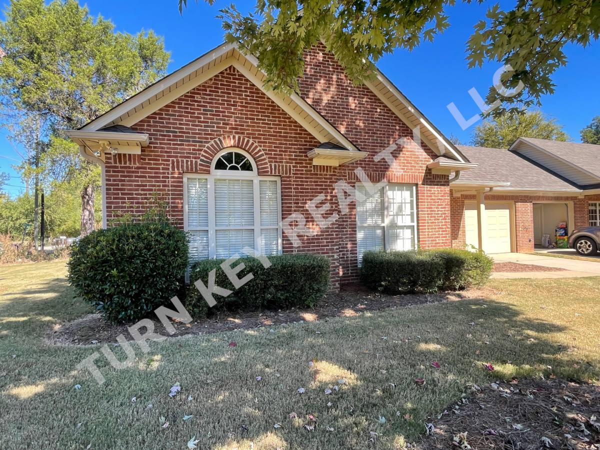 Townhouse for rent at 112 Vann Circle, Trussville, AL 35173