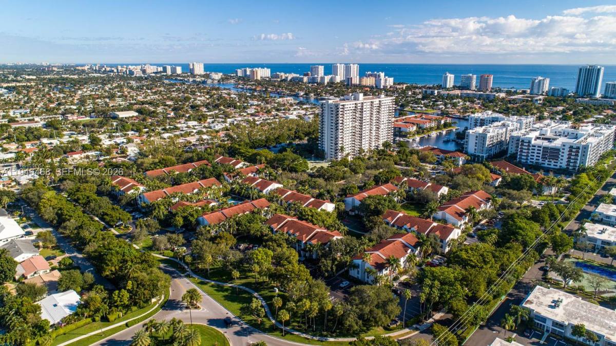 Apartment for rent at 3101 Port Royale Blvd, Fort Lauderdale, FL 33308