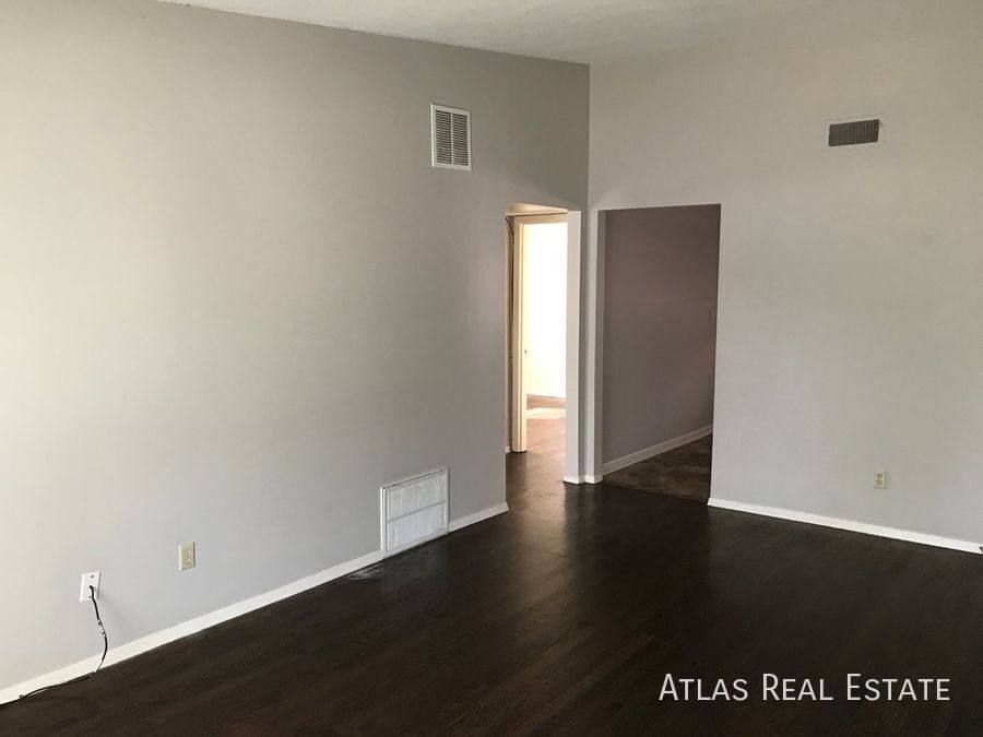 Apartment for rent at 10112 E 67th St #B, Kansas City, MO 64133