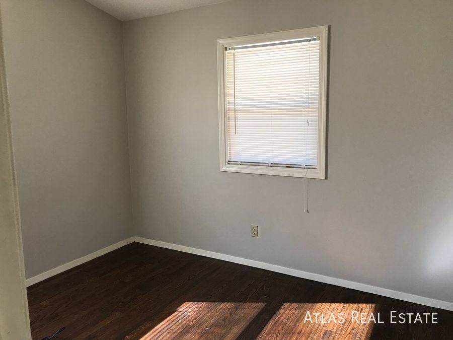 Apartment for rent at 10112 E 67th St #B, Kansas City, MO 64133