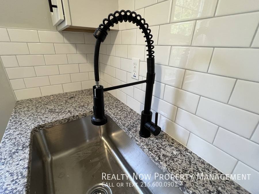 Apartment for rent at 2481 Noble Rd #G10, Cleveland, OH 44121