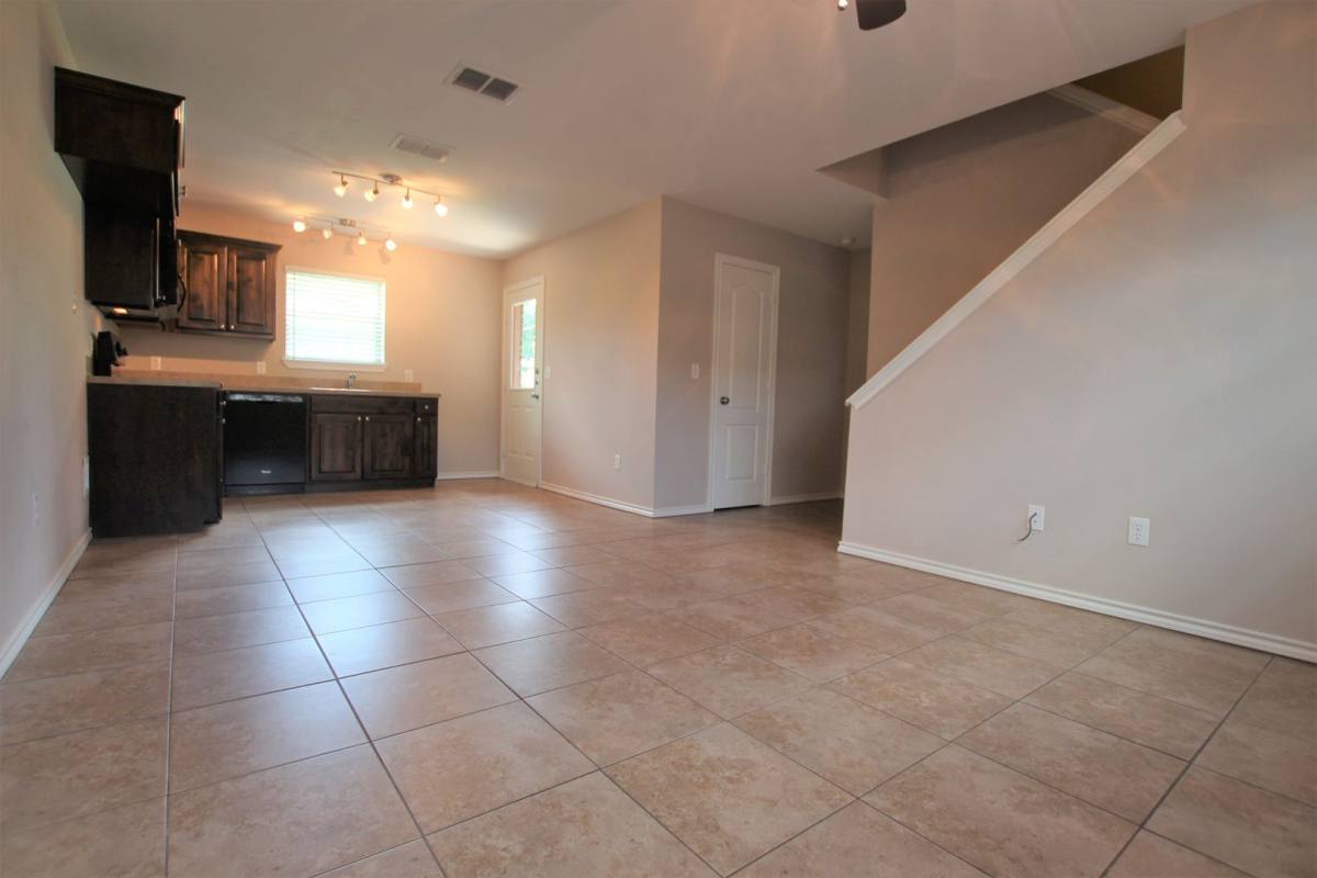 Townhouse for rent at 16016 FM 16 W, Lindale, TX 75771