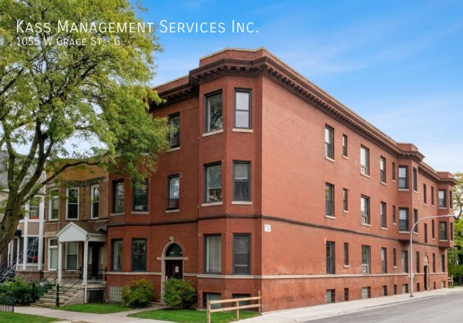 Apartment for rent at 1055 W Grace St, Chicago, IL 60613