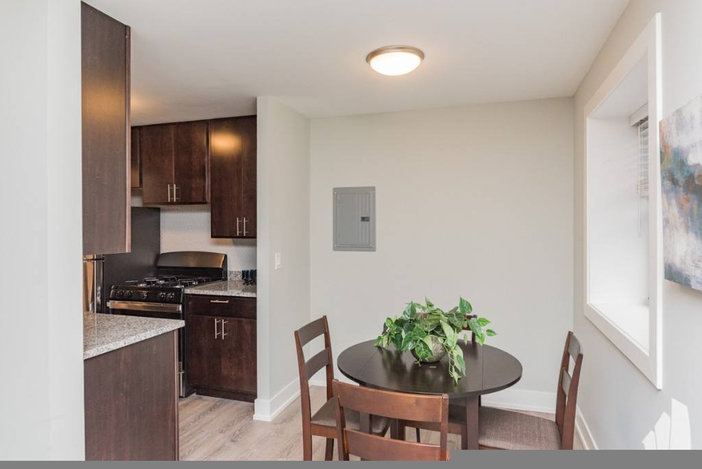 Apartment for rent at 530 W Surf, Chicago, IL 60657
