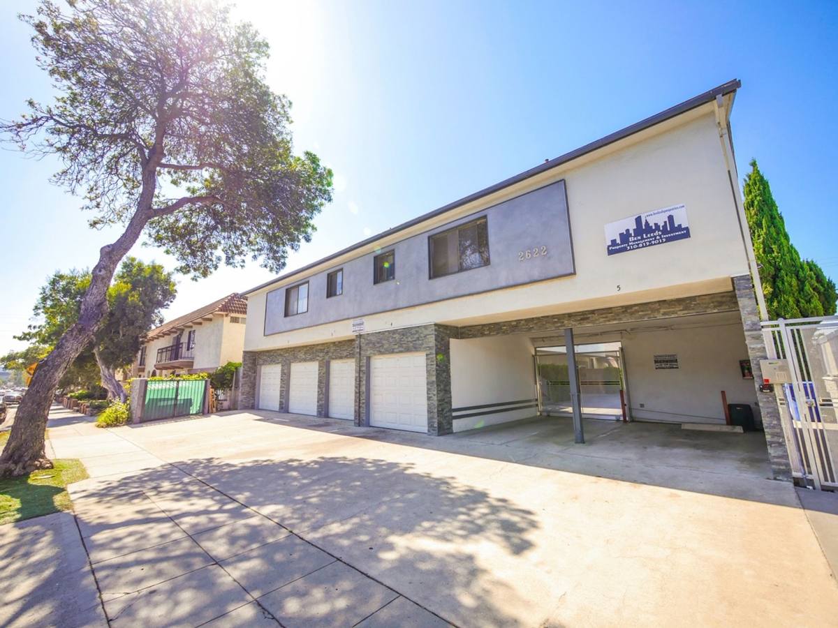 Apartment for rent at 2622 28th St, Santa Monica, CA 90405