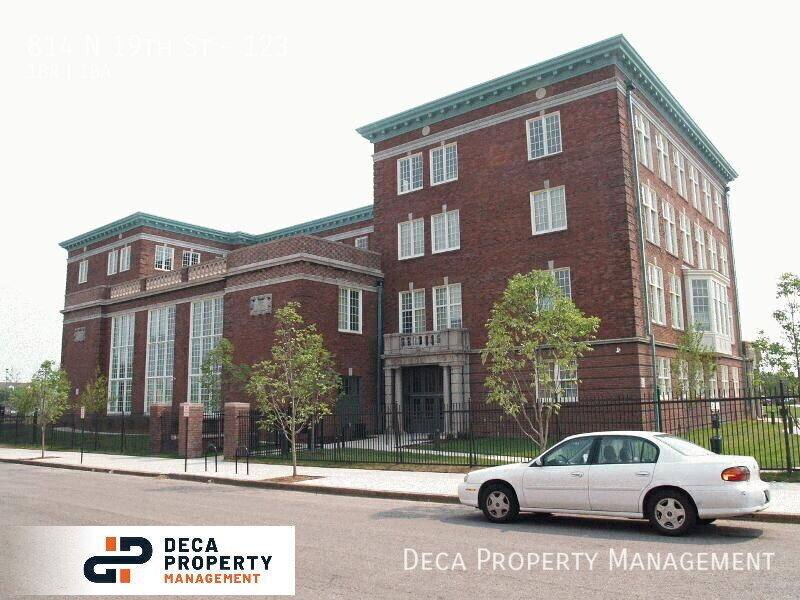 Apartment for rent at 814 N 19th St, Saint Louis, MO 63106