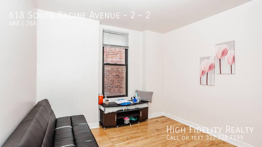 Apartment for rent at 618 S Racine Ave, Chicago, IL 60607