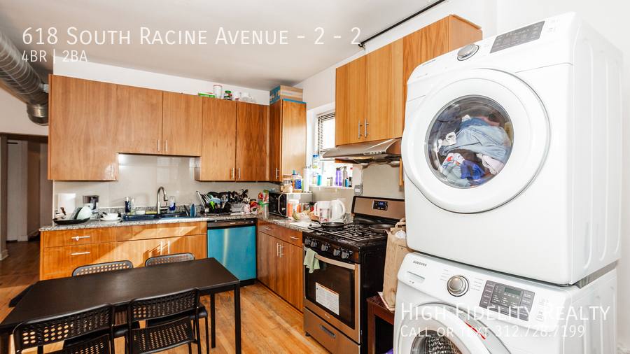 Apartment for rent at 618 S Racine Ave, Chicago, IL 60607