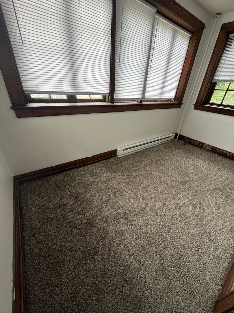Apartment for rent at 255 Oakland Ave, Council Bluffs, IA 51503