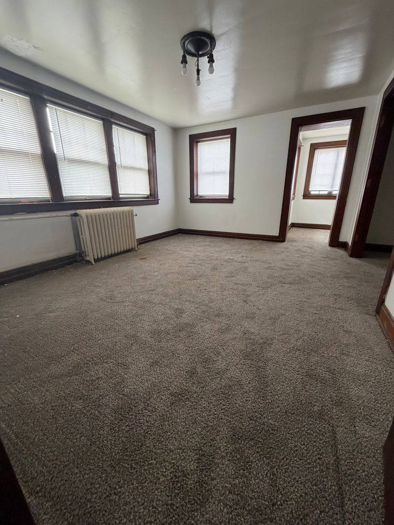 Apartment for rent at 255 Oakland Ave, Council Bluffs, IA 51503