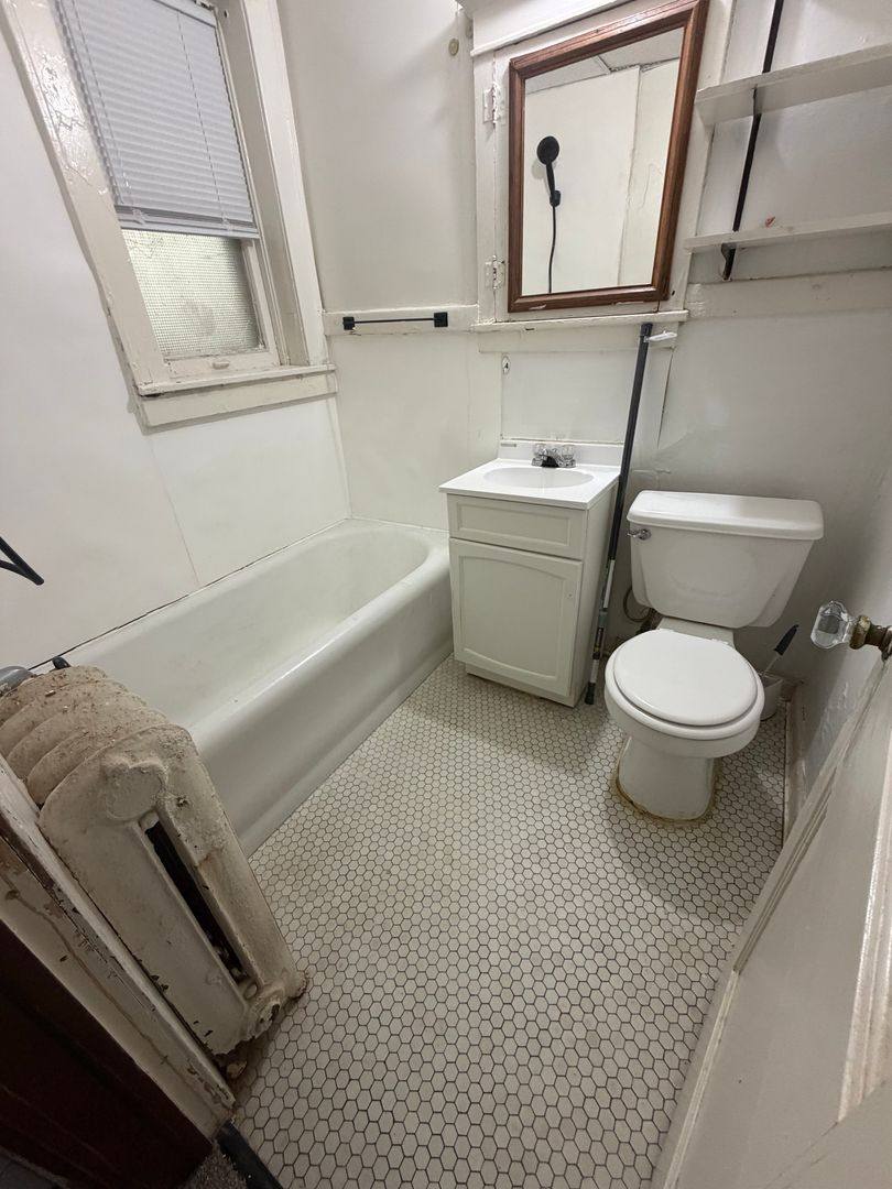 Apartment for rent at 255 Oakland Ave, Council Bluffs, IA 51503