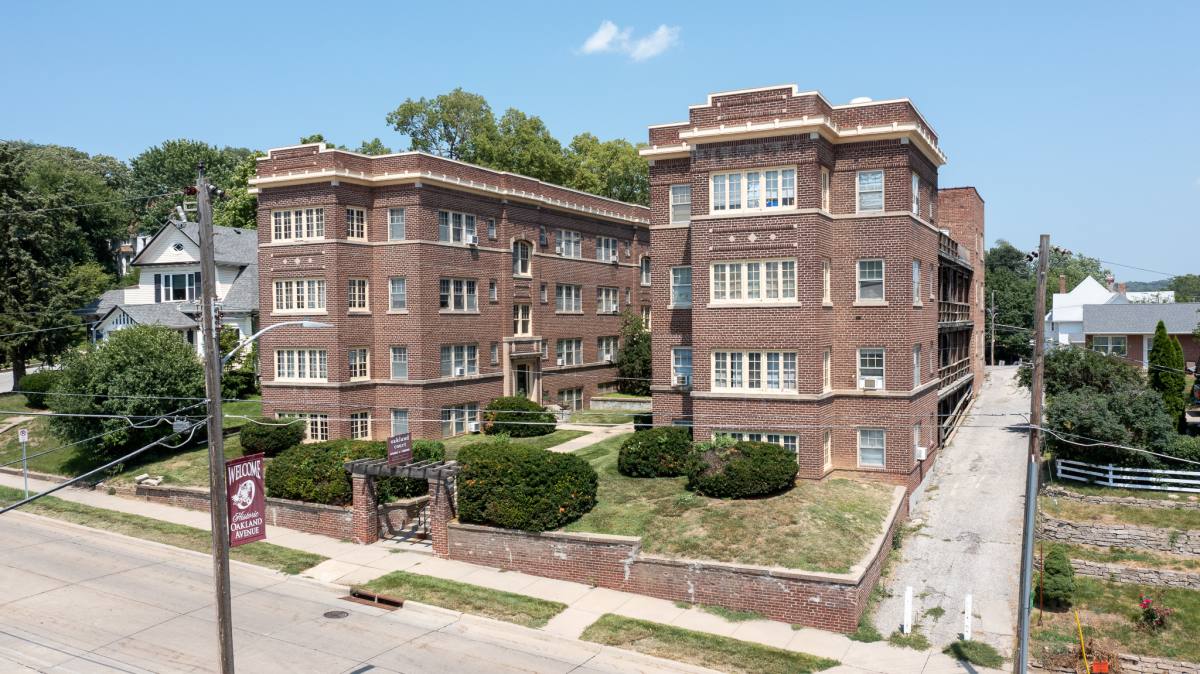 Apartment for rent at 255 Oakland Ave, Council Bluffs, IA 51503