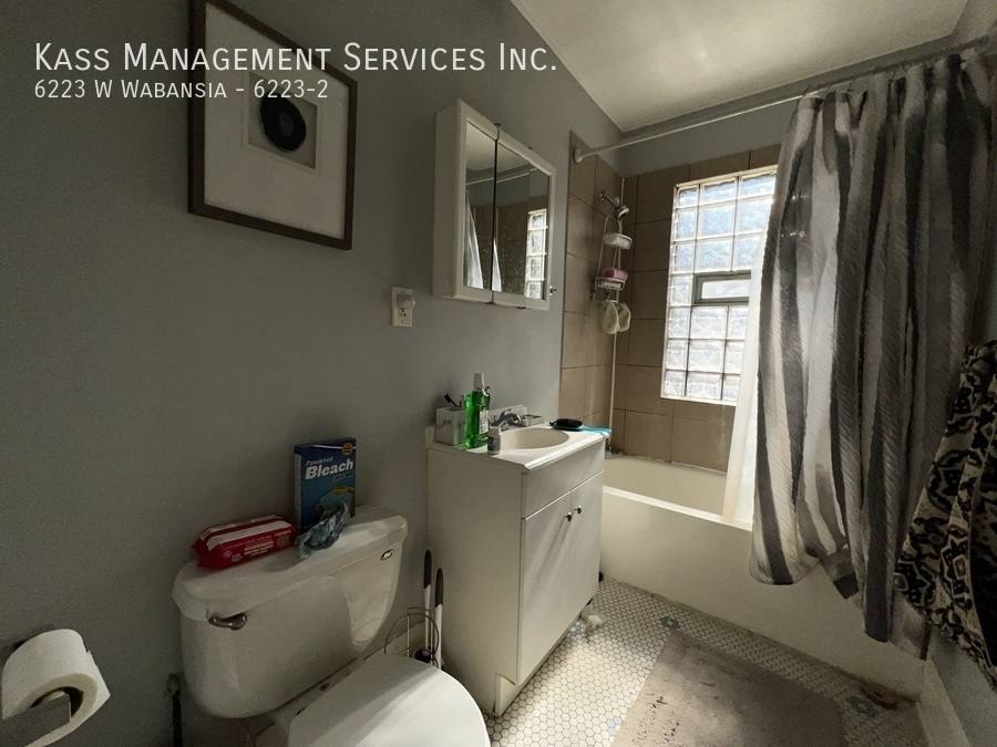 Apartment for rent at 6223 W Wabansia #2, Chicago, IL 60639