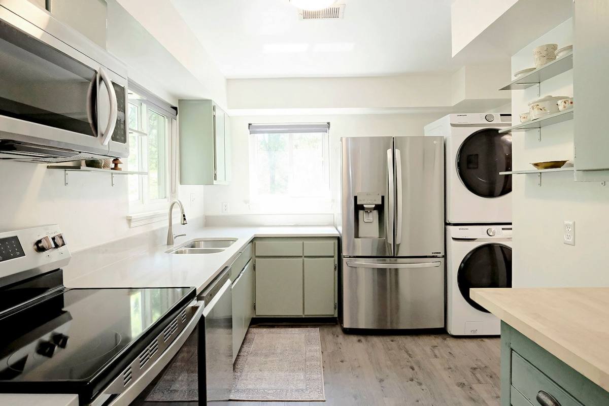 Townhouse for rent at 976 Sutton Court, Charlottesville, VA 22901