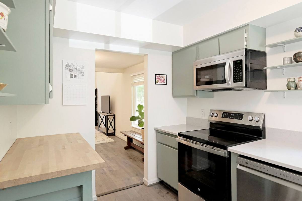 Townhouse for rent at 976 Sutton Court, Charlottesville, VA 22901