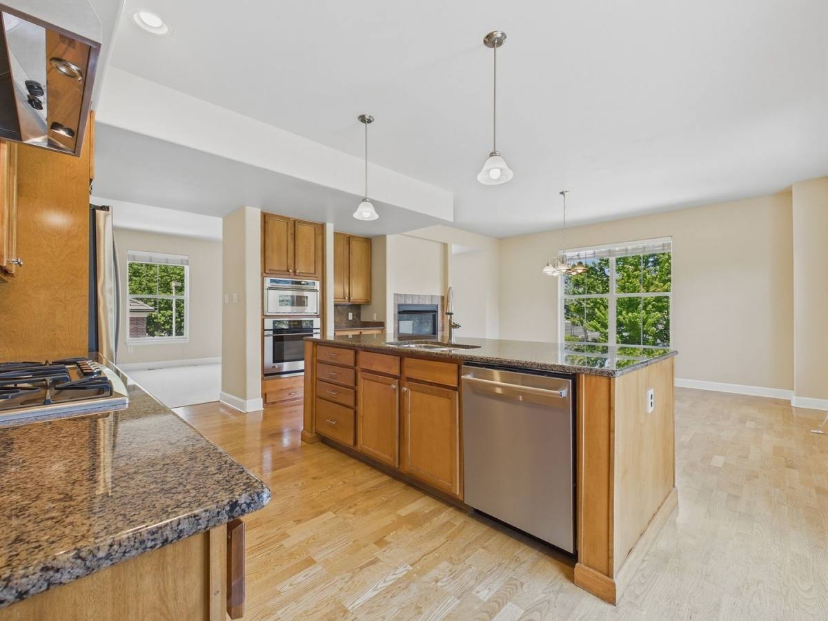 Townhouse for rent at 5448 Dtc Parkway, Englewood, CO 80111