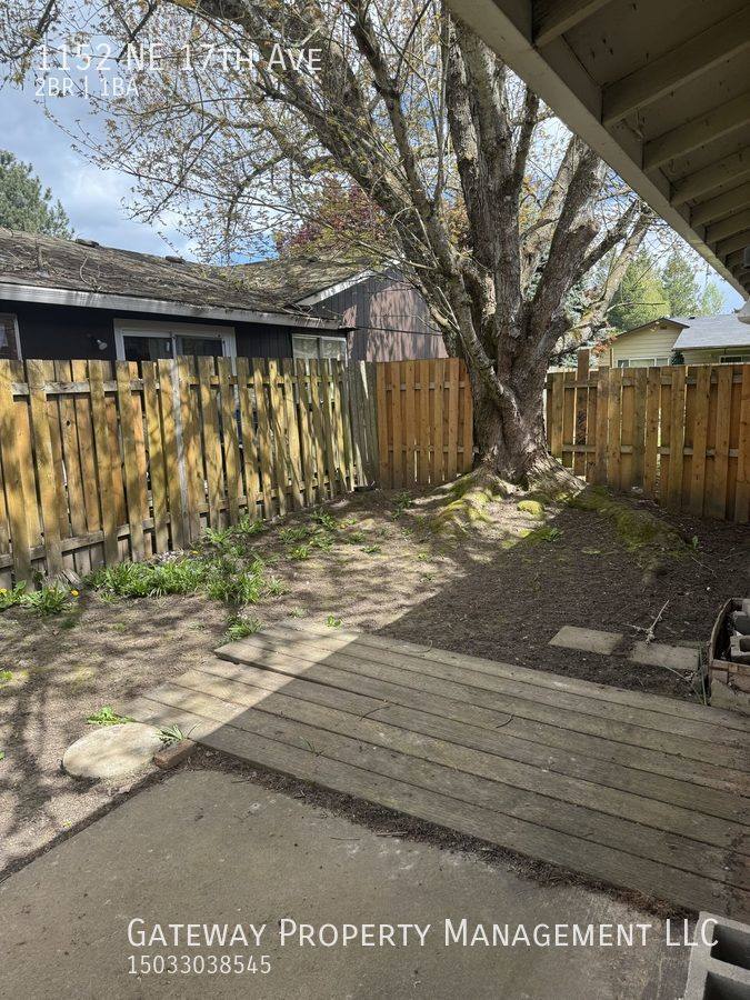 Townhouse for rent at 1152 NE 17th Ave, Hillsboro, OR 97124