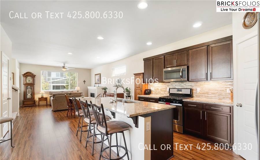 House for rent at 11557 174th St E, Puyallup, WA 98374