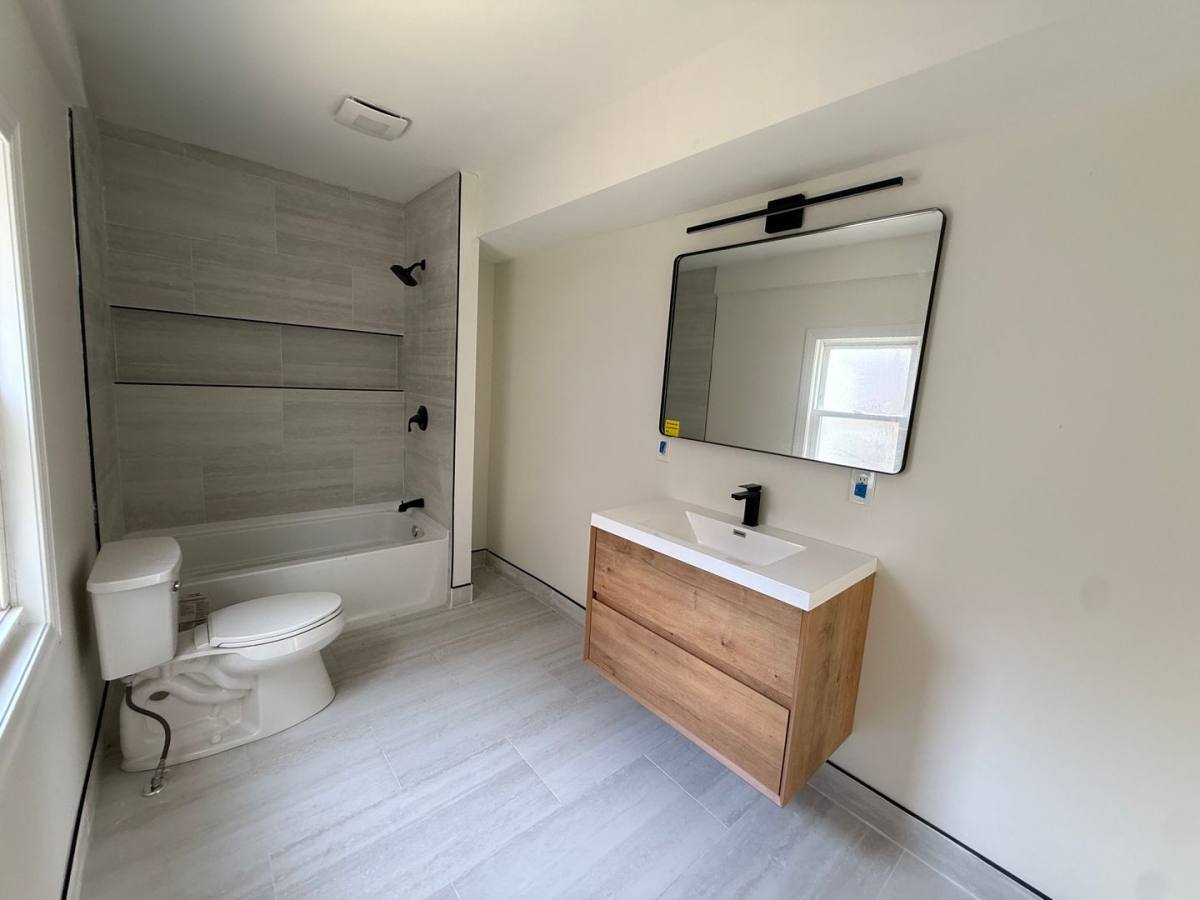 Apartment for rent at 2089 W 41st, Cleveland, OH 44113