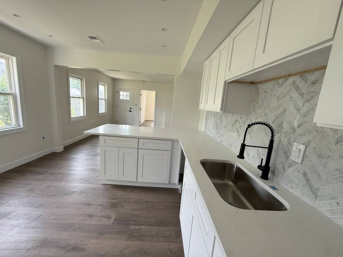 Apartment for rent at 2089 W 41st, Cleveland, OH 44113
