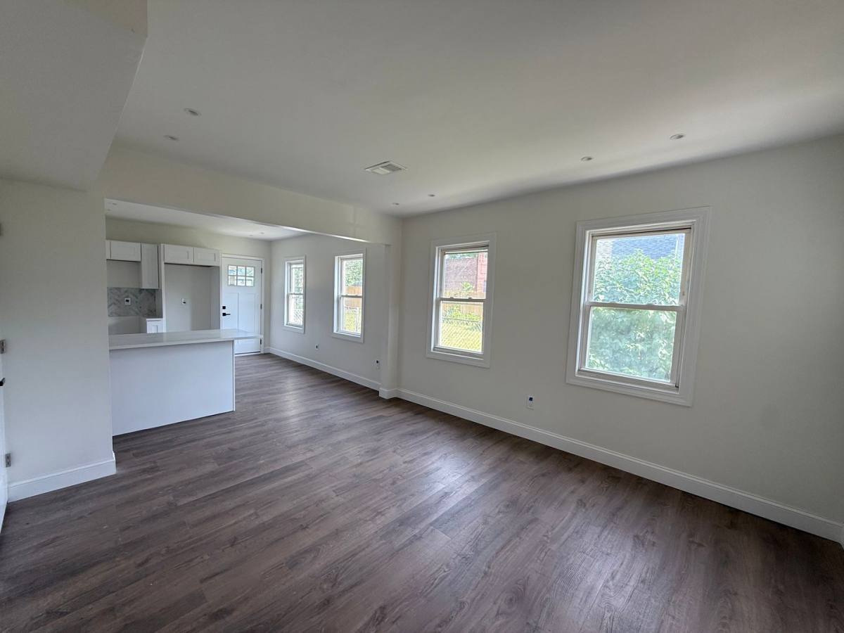 Apartment for rent at 2089 W 41st, Cleveland, OH 44113