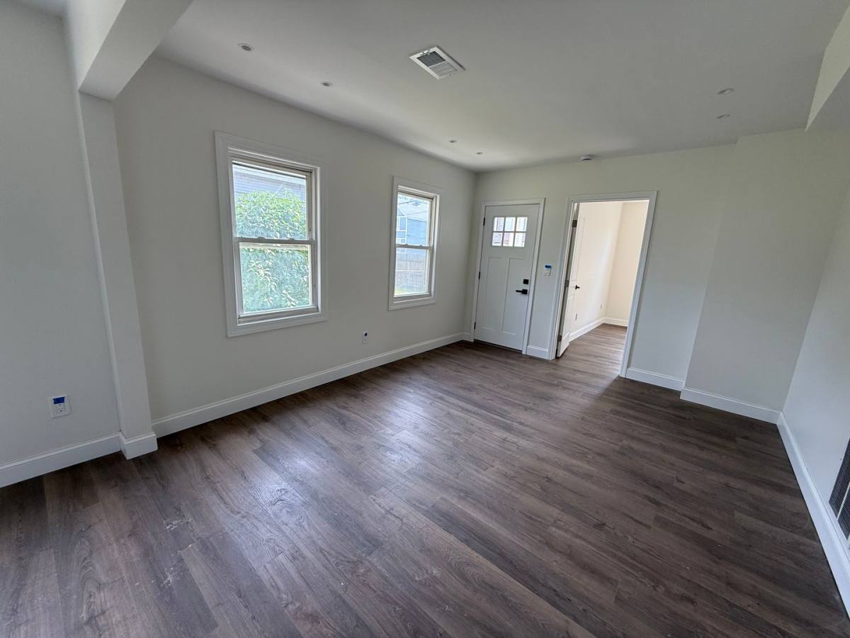 Apartment for rent at 2089 W 41st, Cleveland, OH 44113