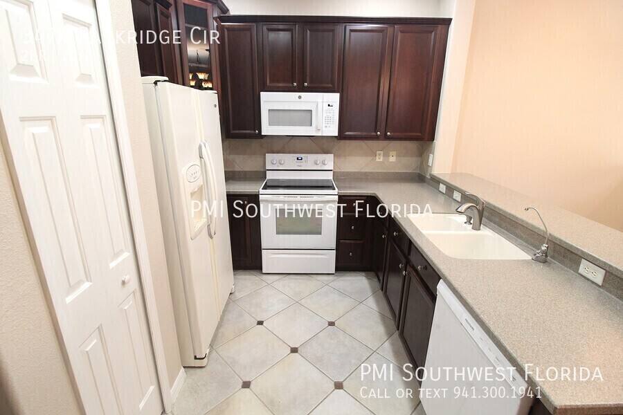 Condo for rent at 3474 Parkridge Circle, Sarasota, FL 34243