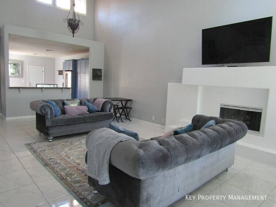 Townhouse for rent at 8521 Heather Downs Dr, Las Vegas, NV 89113