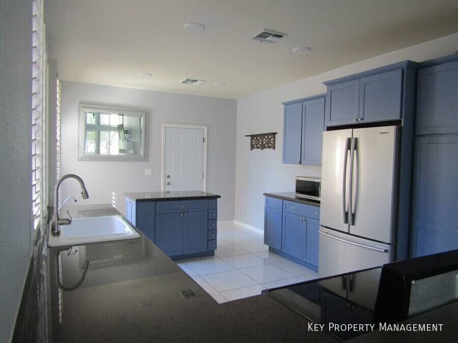 Townhouse for rent at 8521 Heather Downs Dr, Las Vegas, NV 89113