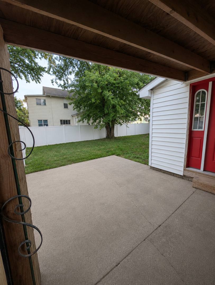 House for rent at 1935 Leclaire St, Davenport, IA 52803
